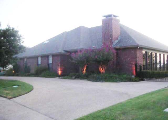 Property at 337 Sexton Ln, Benbrook, TX 76126, 3 beds, 2 baths