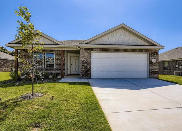 Property at 540 Jameson St, Springtown, TX 76082, 3 beds, 2 baths