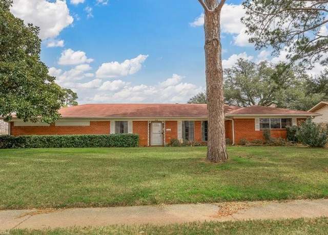 Property at 2416 N Waverly Dr, Bossier City, LA 71111, 3 beds, 2.5 baths