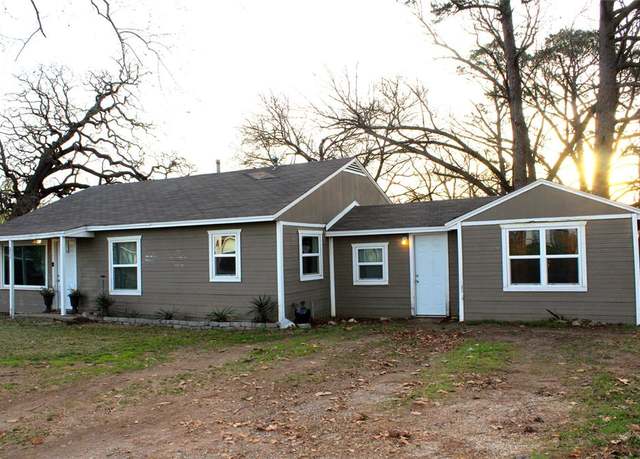 Property at 215 Dewitt St, Collinsville, TX 76233, 3 beds, 1 bath