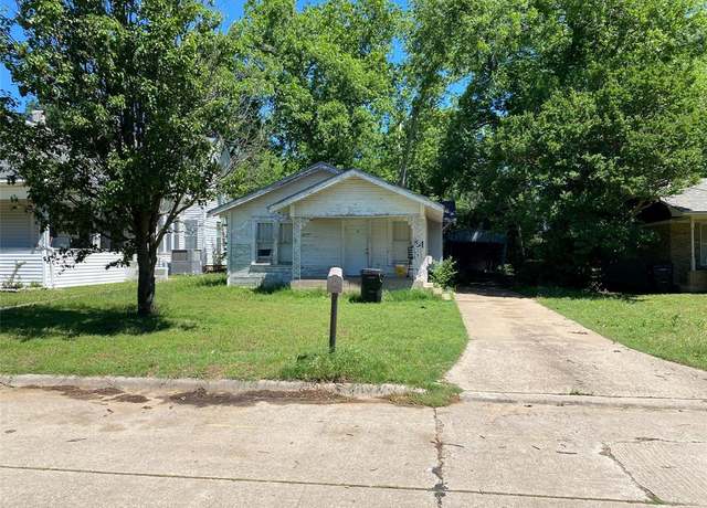 Property at 111 W Murray St, Denison, TX 75021, 3 beds, 1 bath