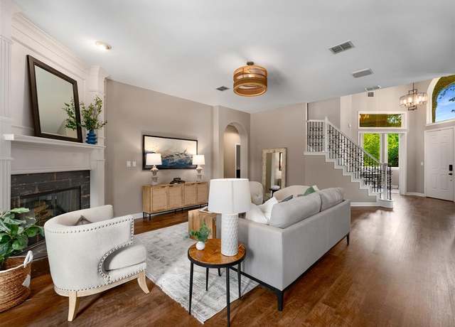 Property at 1601 Willow Ln, Mckinney, TX 75072, 4 beds, 3.5 baths