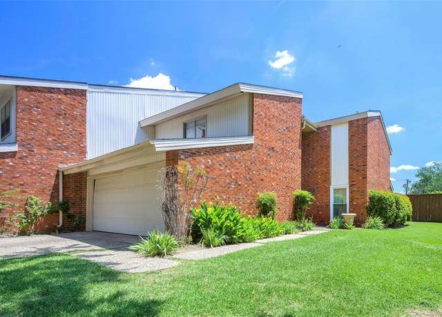 Property at 2946 Woodcroft Cir, Carrollton, TX 75006, 3 beds, 2.5 baths