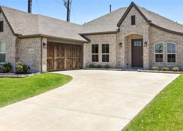 Property at 15086 Brazoria Dr, Frisco, TX 75033, 4 beds, 2 baths