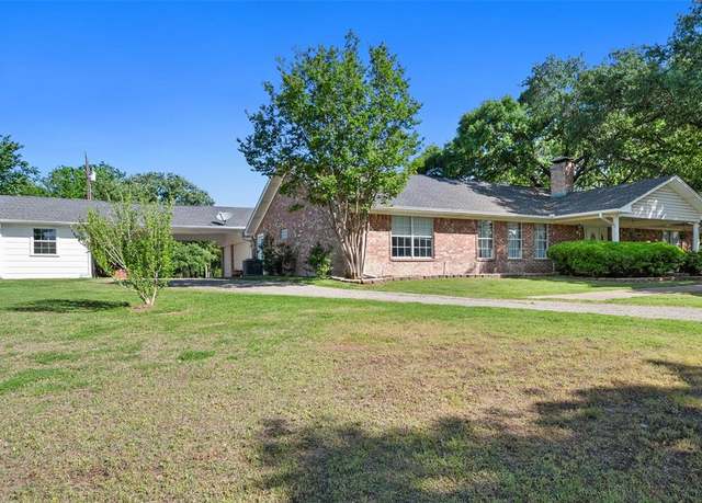 Property at 706 County Road 0011, Corsicana, TX 75110, 4 beds, 2 baths