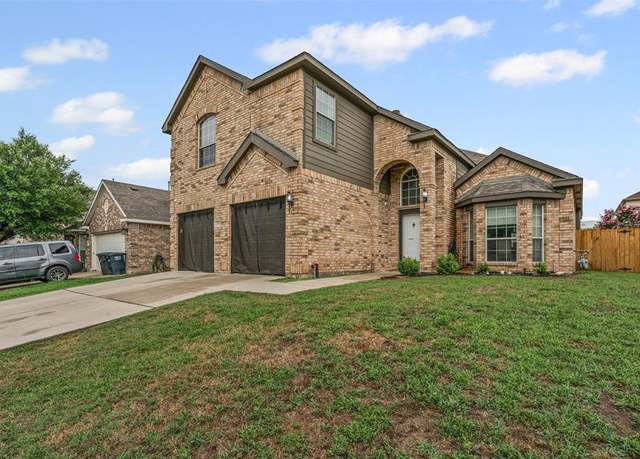 Property at 405 High Desert Dr, Fort Worth, TX 76131, 5 beds, 3 baths
