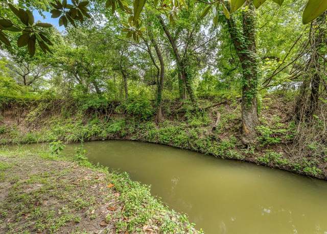 Property at 2917 Waterwood Ct, Granbury, TX 76048, 2 beds, 2 baths