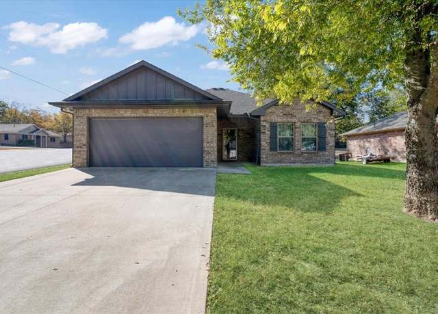 Property at 732 E Bullock St, Denison, TX 75021, 3 beds, 2 baths