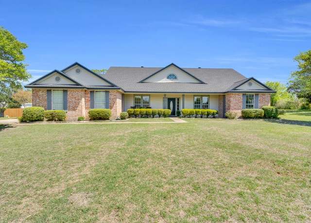 Property at 408 Thorntree Dr, Ovilla, TX 75154, 3 beds, 3 baths