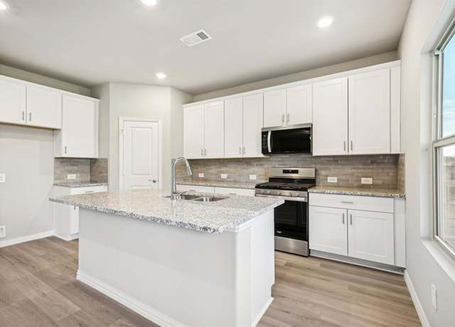 Property at 514 Castle Rd, Sherman, TX 75092, 4 beds, 2.5 baths
