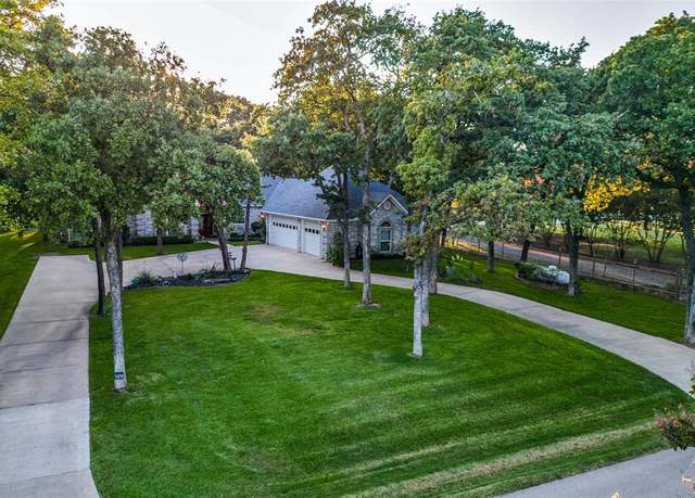 Property at 12215 Lake Forest Dr, Azle, TX 76020, 3 beds, 3 baths