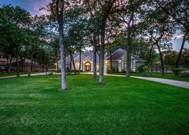 Property at 12215 Lake Forest Dr, Azle, TX 76020, 3 beds, 3 baths