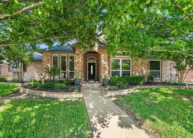 Property at 2704 Fox Glenn Ct, Hurst, TX 76054, 3 beds, 2 baths