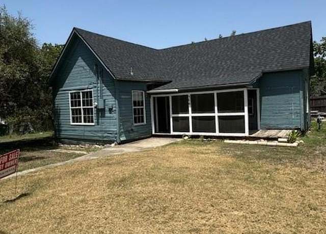 Property at 506 W Broadway St, West, TX 76691, 3 beds, 1 bath