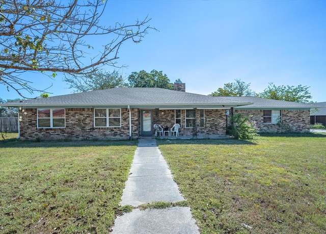 Property at 669 S Oak St, Van, TX 75790, 3 beds, 2 baths