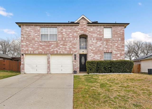 Property at 728 Oriole Dr, Saginaw, TX 76131, 4 beds, 2.5 baths