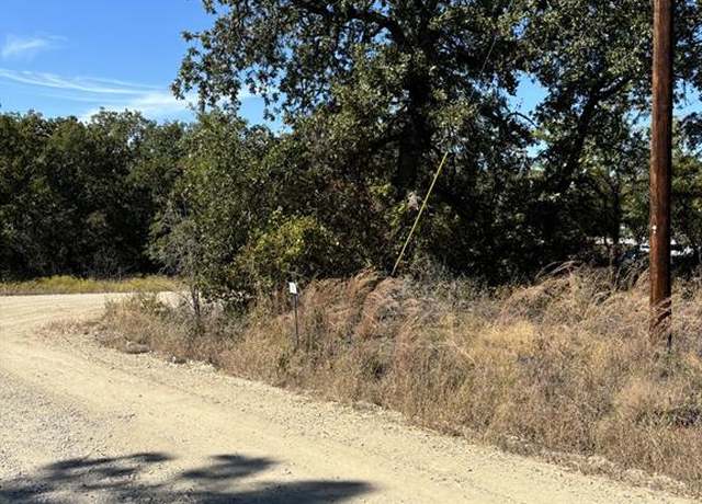 Property at 194 Santa Elena Dr, Nocona, TX 76255