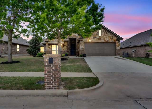 Property at 909 Abbey Ln, Midlothian, TX 76065, 3 beds, 2 baths
