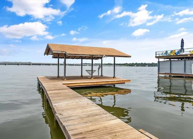 Property at 107 Oak Acres Dr W, Malakoff, TX 75148, 2 beds, 2.5 baths