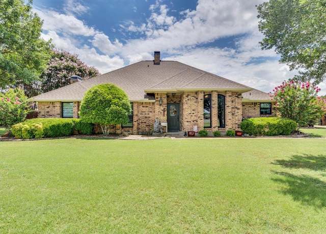 Property at 1158 Lynn Way, Waxahachie, TX 75165, 3 beds, 2.5 baths