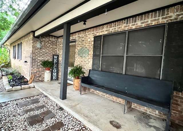 Property at 1411 Marie St, Comanche, TX 76442, 4 beds, 3 baths