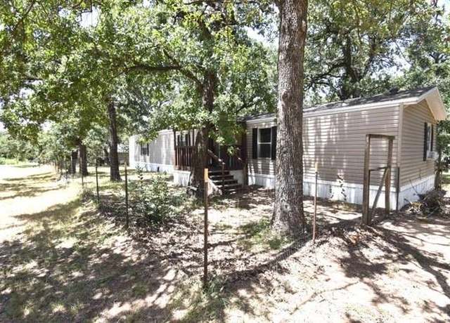 Property at 113 Sunset Dr, Whitney, TX 76692, 3 beds, 2 baths