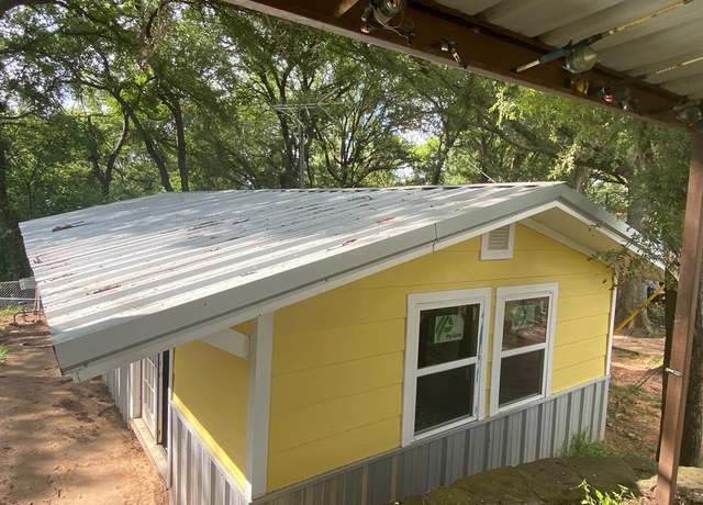 Property at 8137 Fawn Cir, Granbury, TX 76049, 1 bed, 1 bath