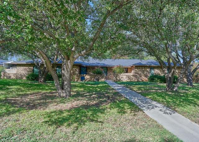 Property at 2801 Good Shepherd Dr, Brownwood, TX 76801, 4 beds, 3 baths