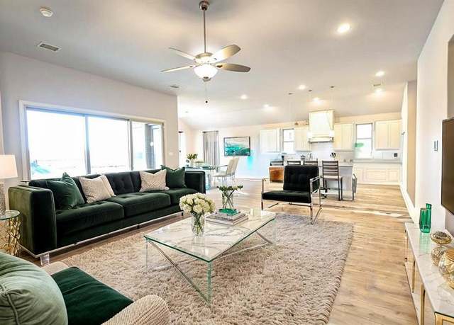 Property at 209 Chesapeake Dr, Forney, TX 75126, 4 beds, 3 baths