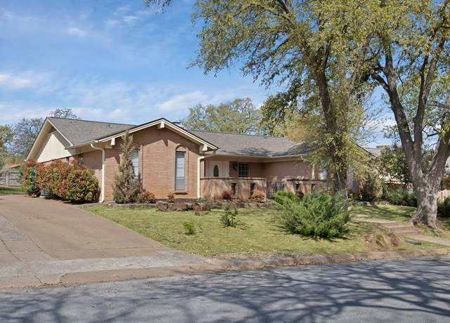 Property at 1421 Wreyhill Dr, Hurst, TX 76053, 3 beds, 2 baths
