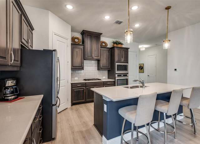 Property at 9525 Blue Stem Ln, Little Elm, TX 75068, 3 beds, 2 baths