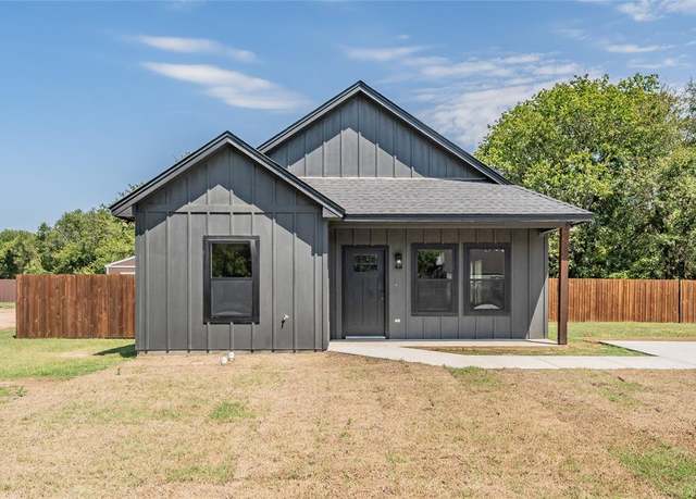 Property at 211 Stevens St, Bridgeport, TX 76426, 3 beds, 2 baths