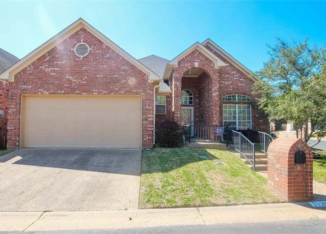 Property at 7120 Holly Square Ct, Tyler, TX 75703, 3 beds, 2 baths
