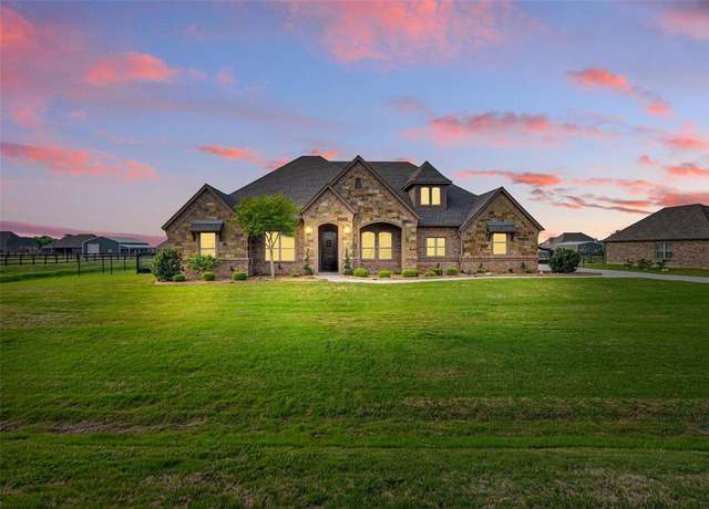 Property at 13401 Moorhouse Way, Justin, TX 76247, 4 beds, 3 baths