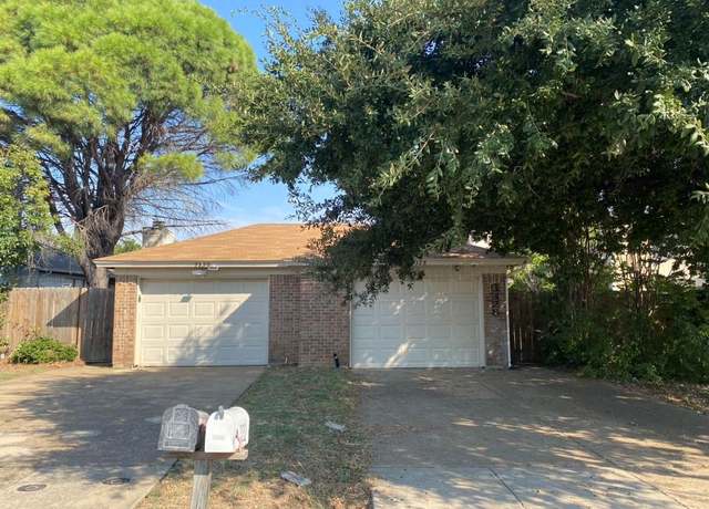 Property at 3330 Green Ridge St, Fort Worth, TX 76133, 2 beds, 1.5 baths