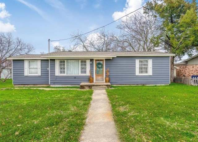 Property at 902 N Church St, Decatur, TX 76234, 3 beds, 1 bath
