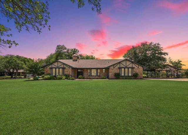Property at 600 Royal View Ct, Weatherford, TX 76087, 3 beds, 2 baths