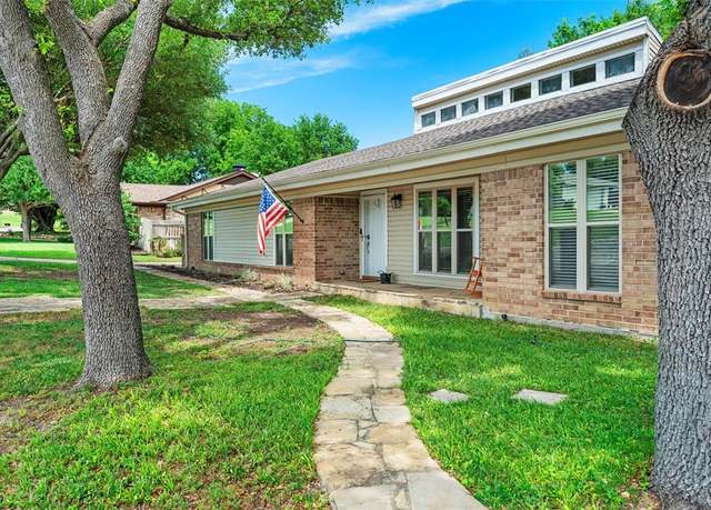 Property at 8724 Township Ct, Fort Worth, TX 76179, 3 beds, 2 baths