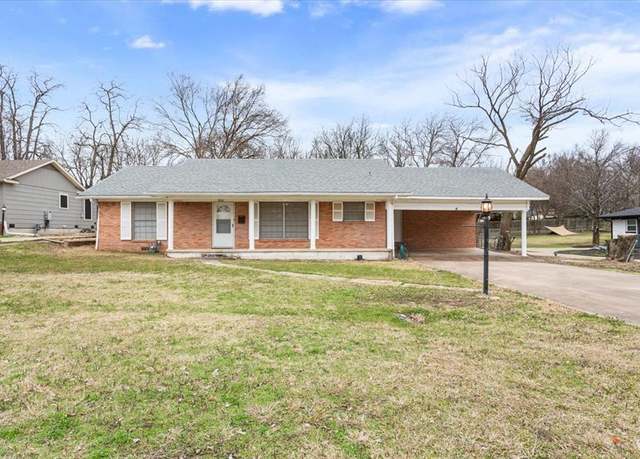 Property at 1016 E Franklin St, Hillsboro, TX 76645, 2 beds, 2 baths