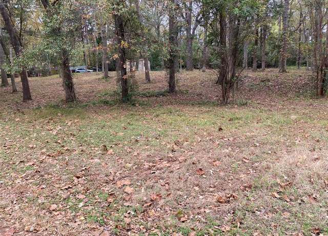 Property at 101 Lakeside Dr, Palestine, TX 75801