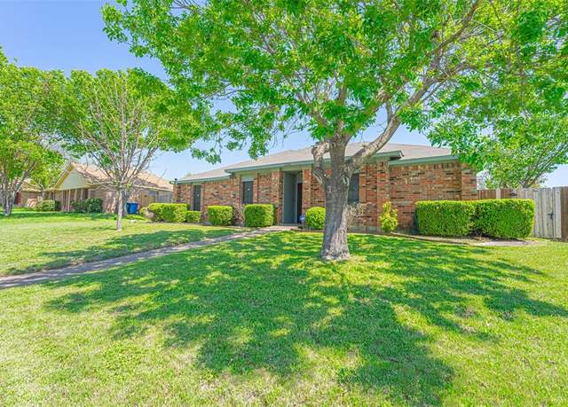 Property at 1234 Royal Oak Dr, Desoto, TX 75115, 3 beds, 2 baths