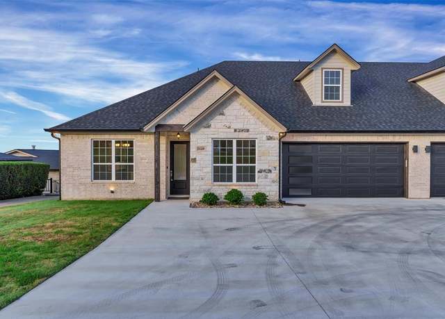 Property at 5128 Country Club Dr, Granbury, TX 76049, 4 beds, 3.5 baths