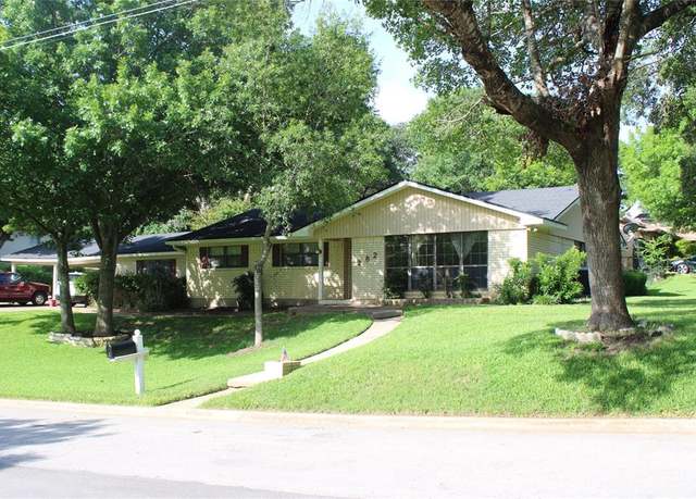 Property at 282 Rockford Rd, Woodway, TX 76712, 4 beds, 2 baths