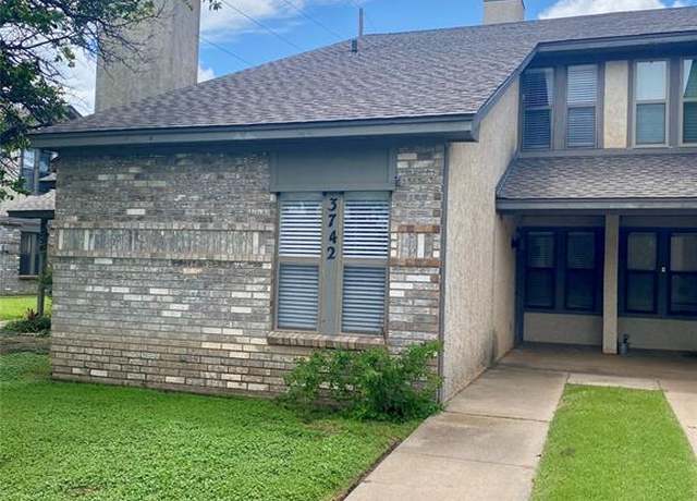 Property at 3742 Crossroads Dr, Abilene, TX 79605, 2 beds, 2.5 baths