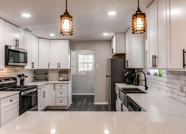 Property at 115 Carolyn Ln, Shady Shores, TX 76208, 3 beds, 2 baths