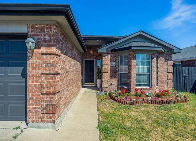 Property at 1053 Port Mansfield Dr, Little Elm, TX 75068, 3 beds, 2 baths