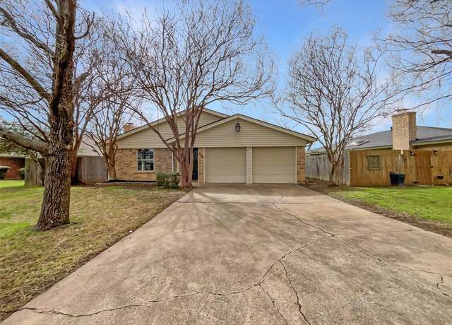 Property at 925 Old Mill Cir, Irving, TX 75061, 3 beds, 2 baths