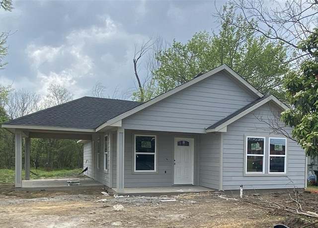 Property at 115 E 13th Ave, Corsicana, TX 75110, 3 beds, 2 baths