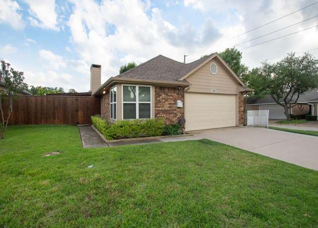 Property at 2800 Country Villa Cir, Carrollton, TX 75006, 3 beds, 2.5 baths