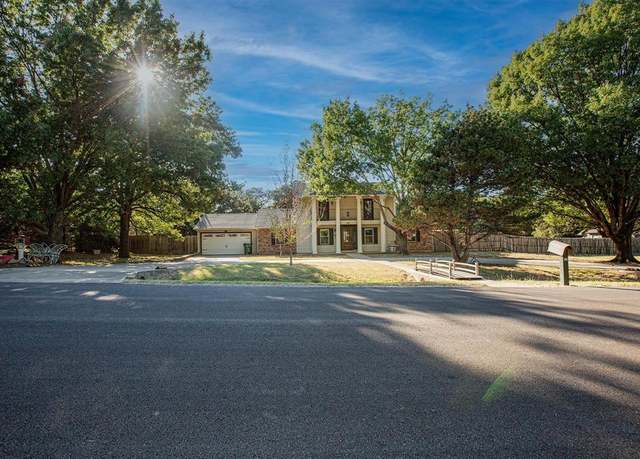 Property at 550 Briarwood Dr, Southlake, TX 76092, 4 beds, 2.5 baths